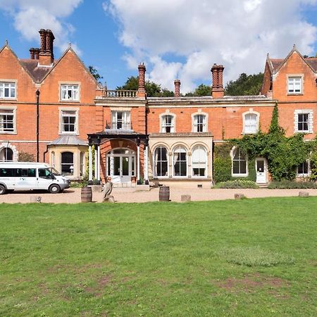Fsc Juniper Hall Hostel Mickleham Exteriör bild